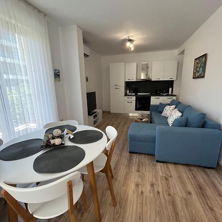 Azzurro Premium Apartment On Bulevard Bogoridi Burgas Bagian luar foto