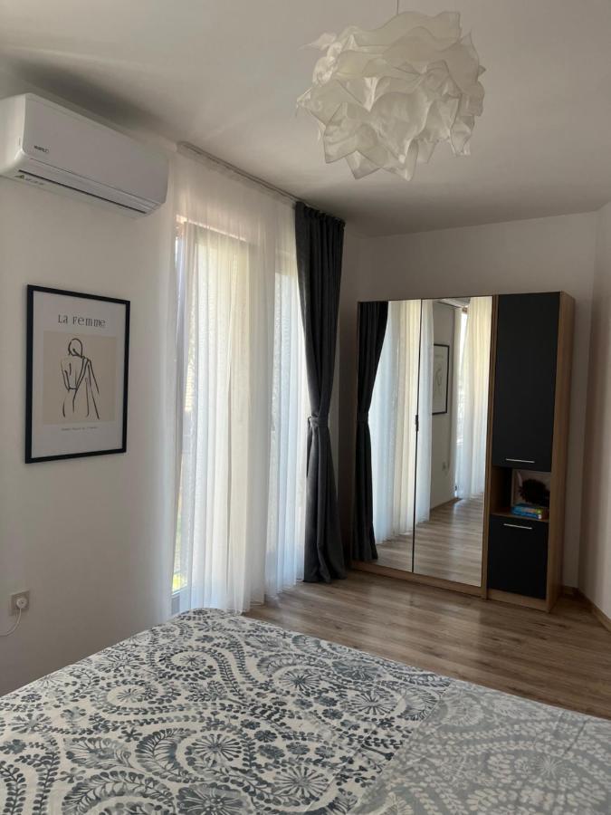Azzurro Premium Apartment On Bulevard Bogoridi Burgas Bagian luar foto
