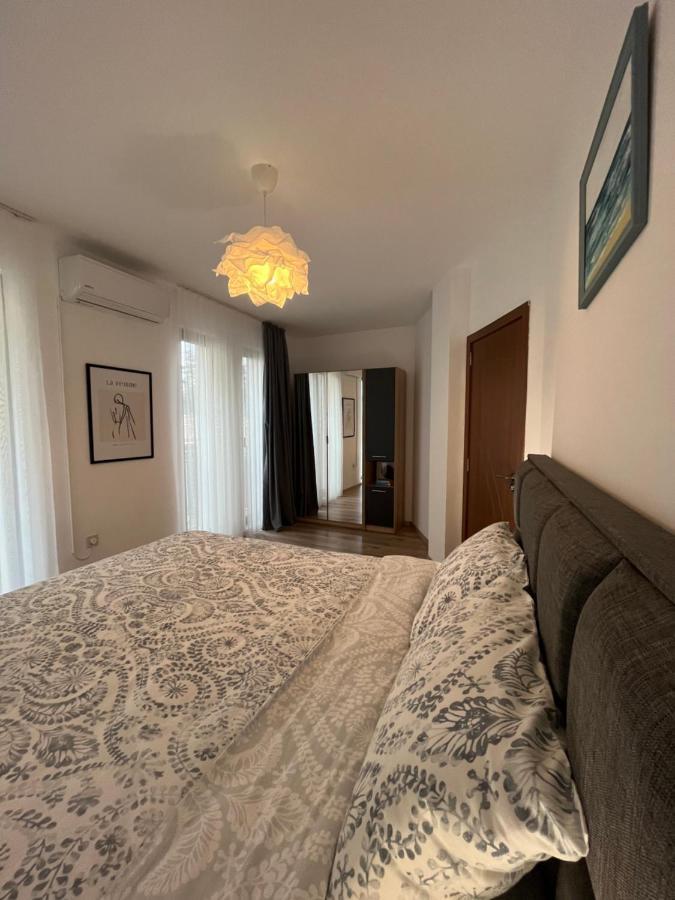 Azzurro Premium Apartment On Bulevard Bogoridi Burgas Bagian luar foto