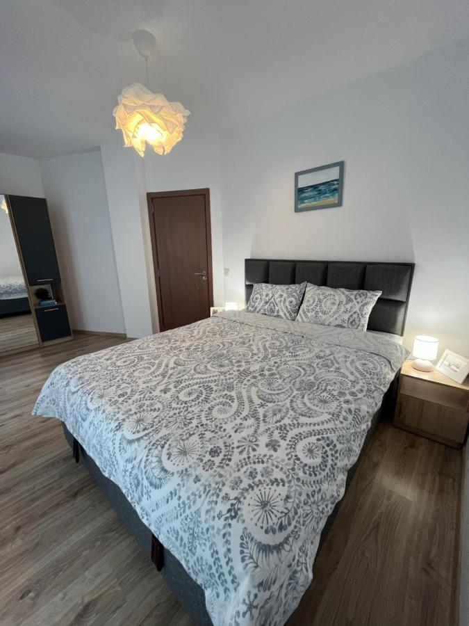 Azzurro Premium Apartment On Bulevard Bogoridi Burgas Bagian luar foto