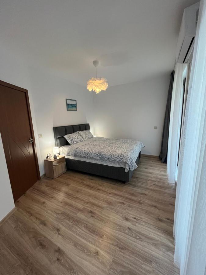 Azzurro Premium Apartment On Bulevard Bogoridi Burgas Bagian luar foto