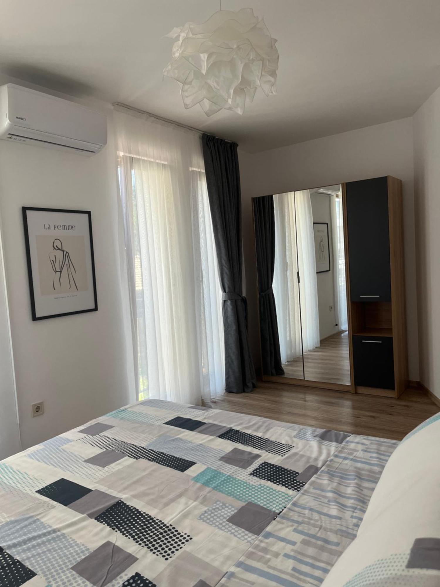 Azzurro Premium Apartment On Bulevard Bogoridi Burgas Bagian luar foto