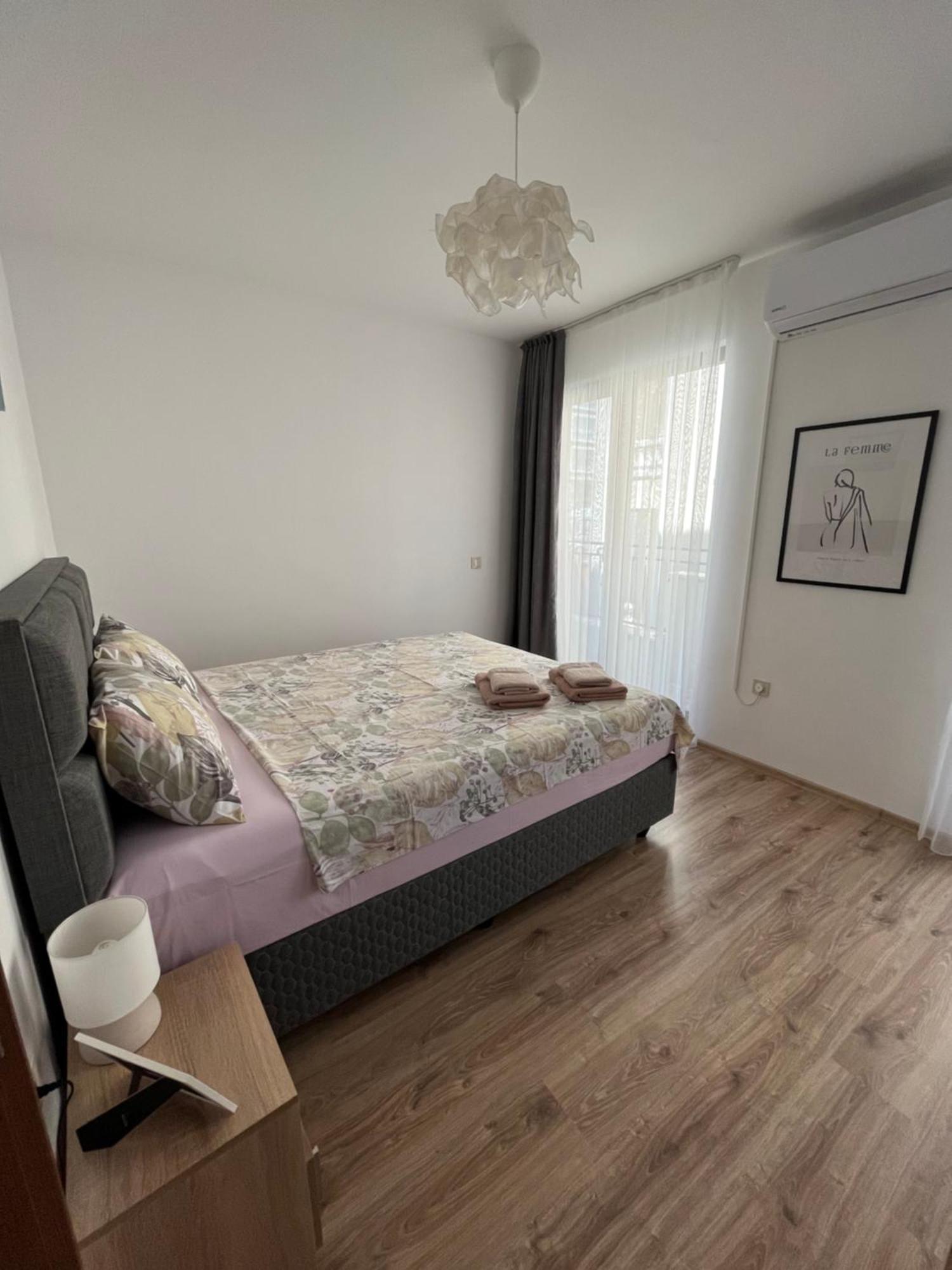 Azzurro Premium Apartment On Bulevard Bogoridi Burgas Bagian luar foto