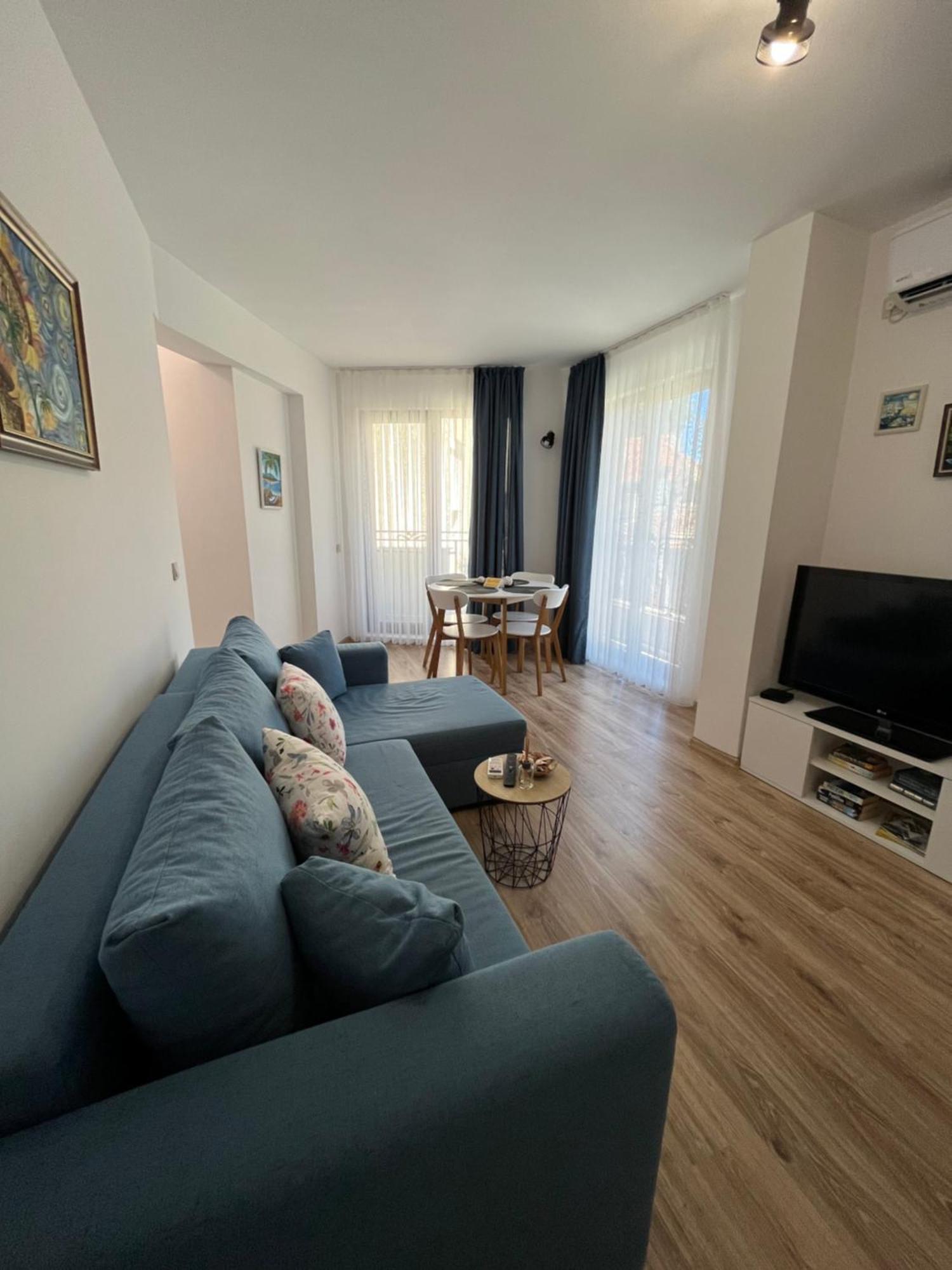 Azzurro Premium Apartment On Bulevard Bogoridi Burgas Bagian luar foto